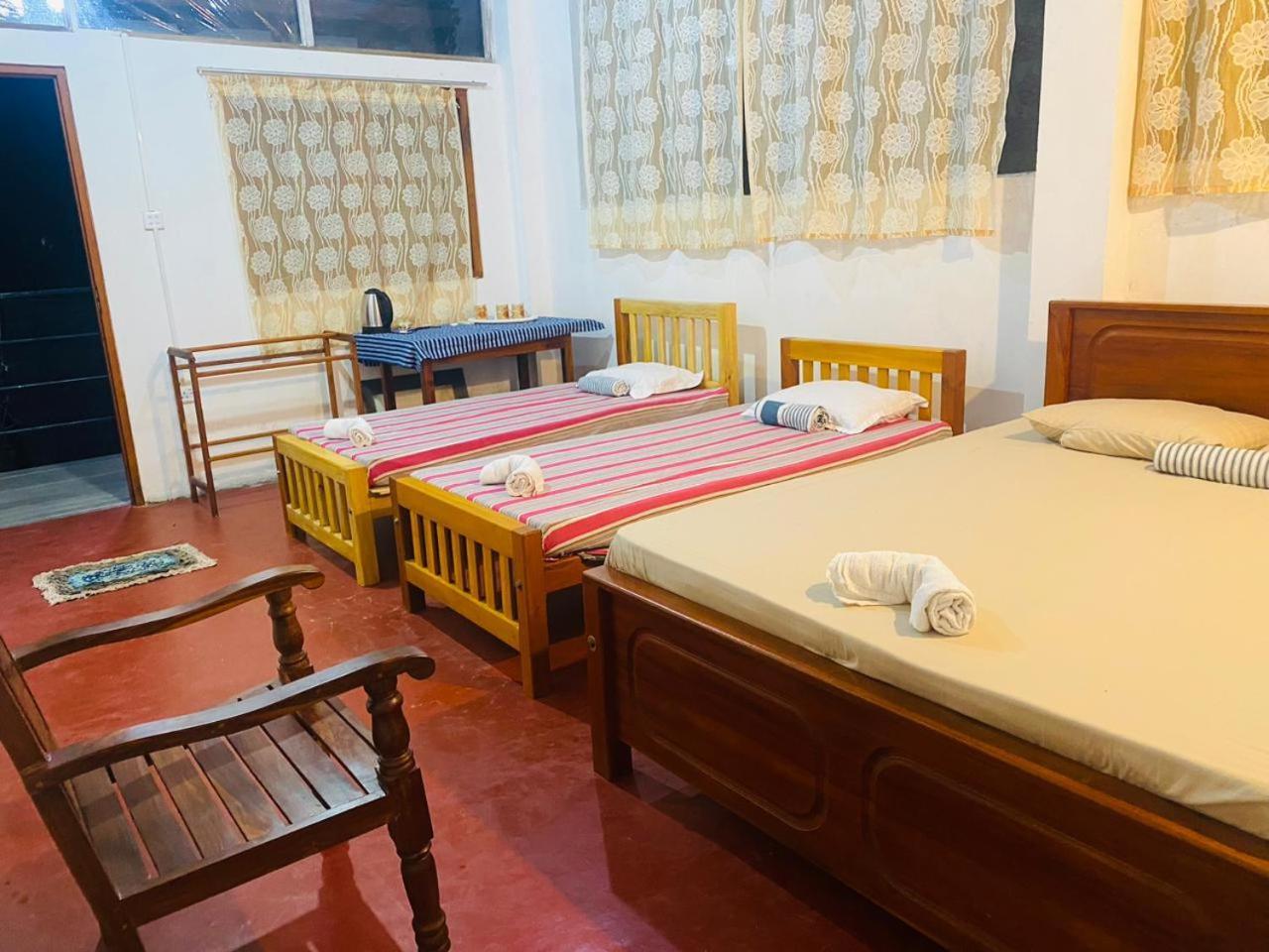 Sunil'S Homestay Sinharaja Kalawana Rum bild